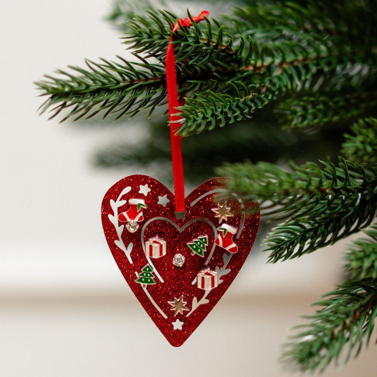 Set de boucles d'oreilles de Noël à suspendre - Cœur rouge, BALABOOSTE