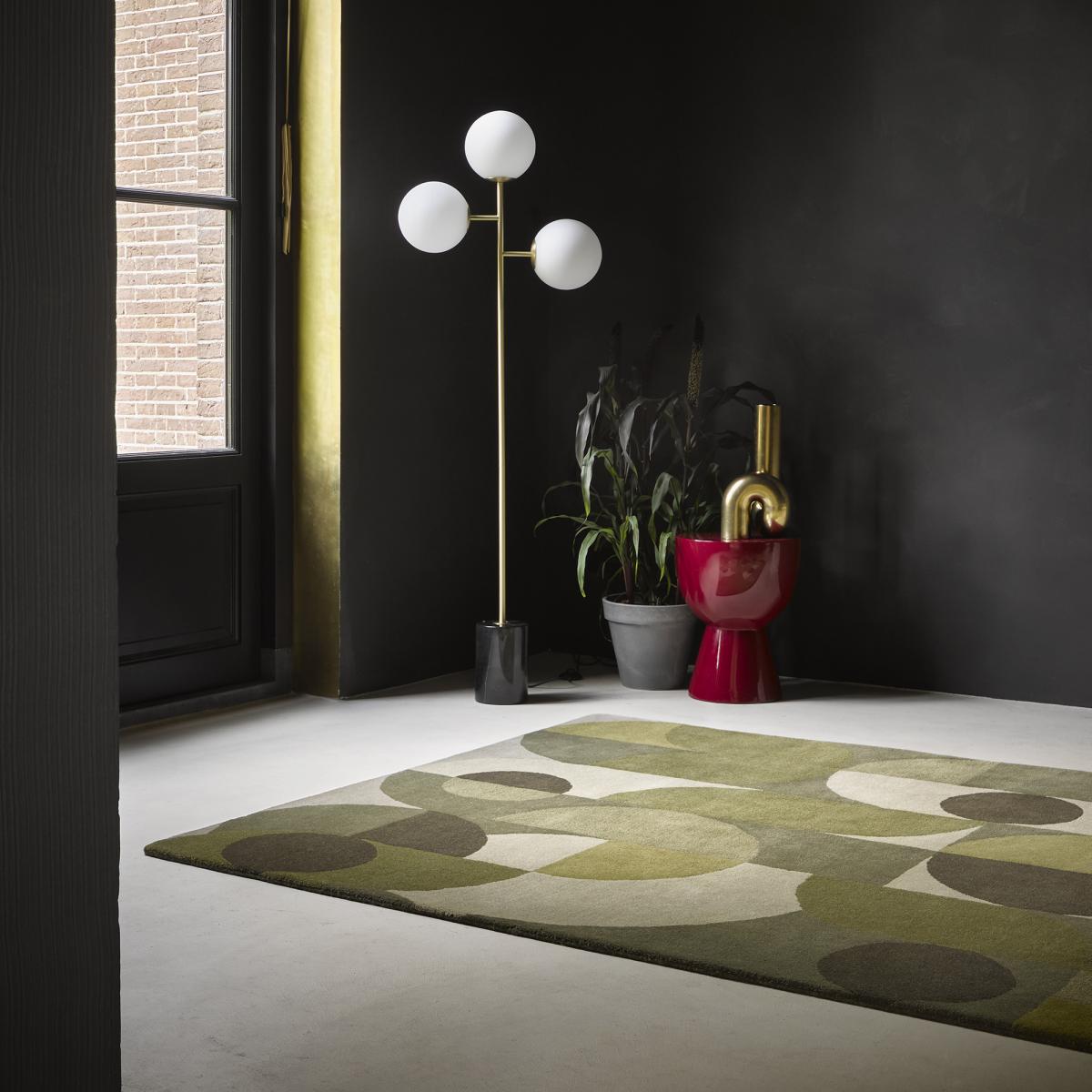 Tapis salon et chambre fait à la main en laine motif seventies COSMO vert, beige, UN AMOUR DE TAPIS