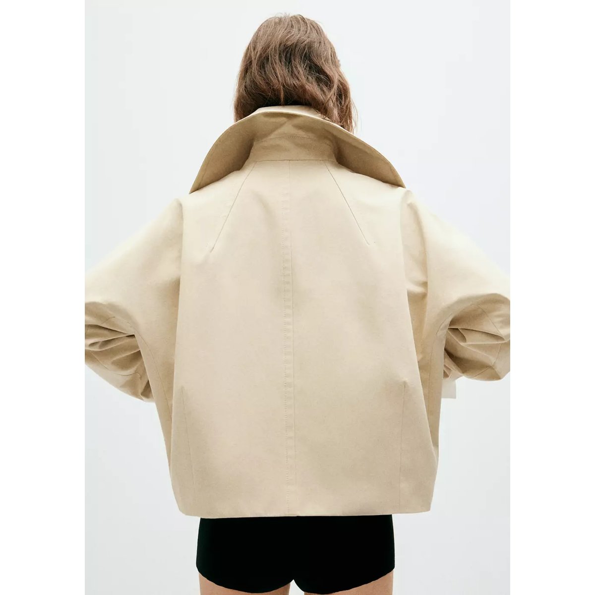 Trench court enduit beige, MANGO