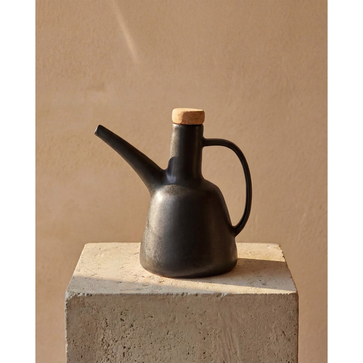 Bouteille à huile en grès cérame OLIVE noir, BAZAR BIZAR