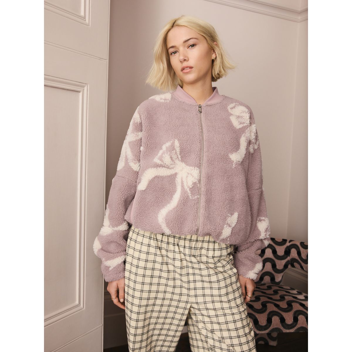 Veste polaire zippée en peau lainée noeud rose, NEXT