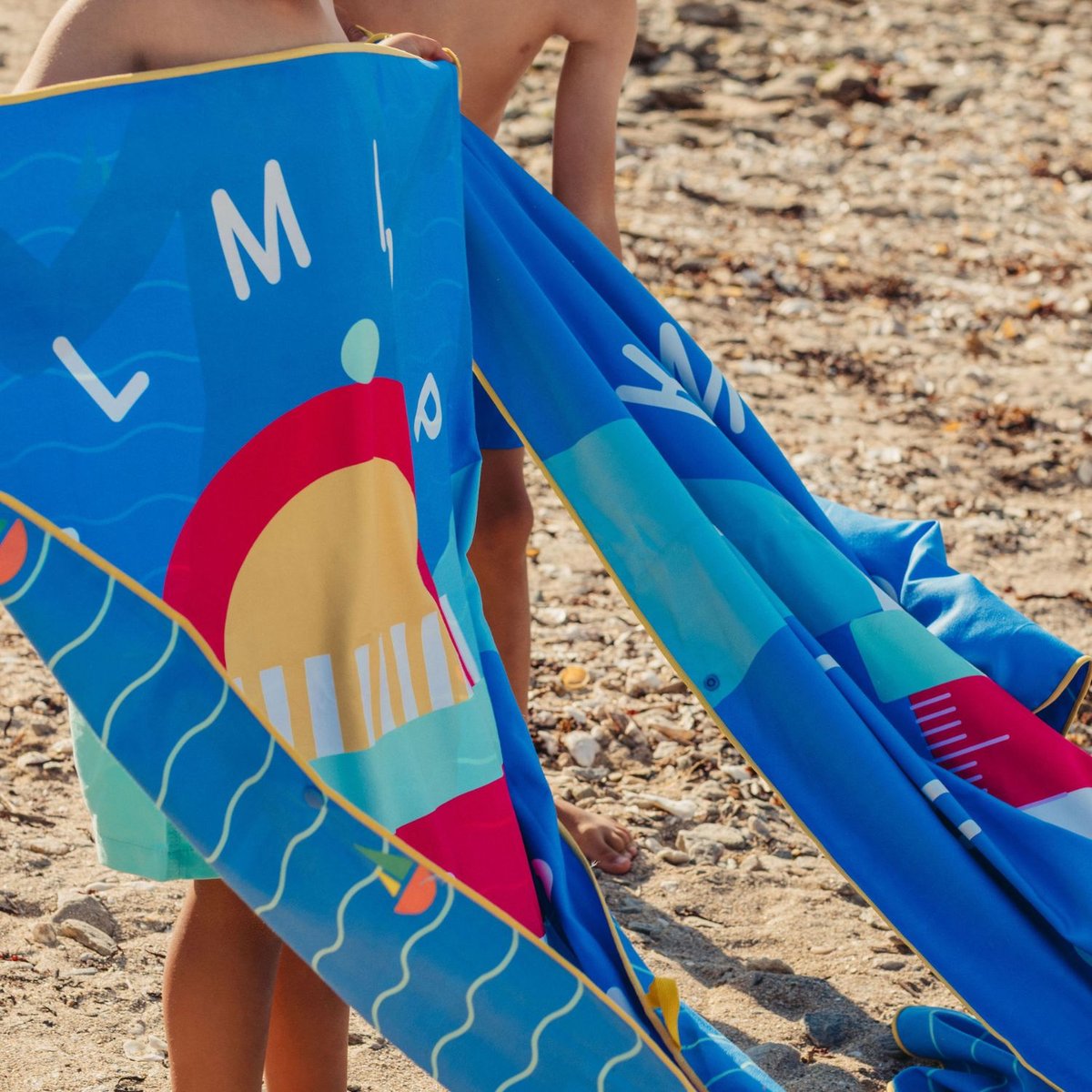 Serviette de plage 2 en 1 bleu, rouge, blanc, QUUT