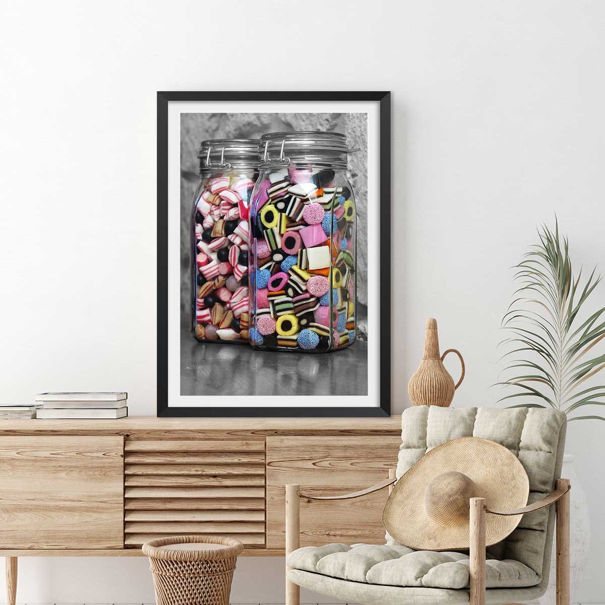 Affiche bonbons arlequins et roudoudous affiche + cadre en bois - noir, HEXOA