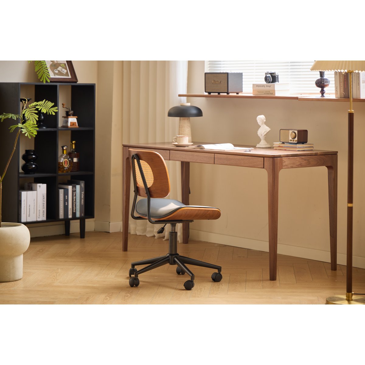 Chaise de bureau en bois et cannage, HERNING noir, NORDLYS