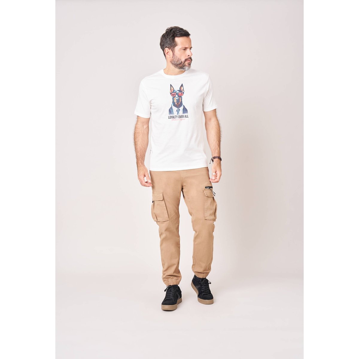 Pantalon cargo régular homme en coton stretch MONROE latte, DEELUXE