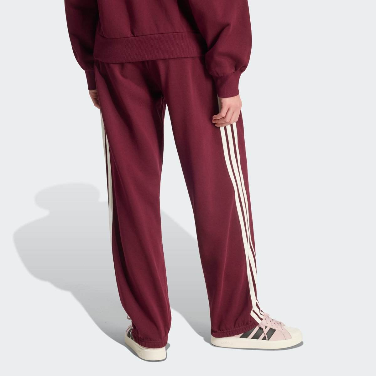 Pantalon Bas Resserrés Large Adidas Kit 3-Stripes Pantalon Bas Resserrés Large Adidas Kit 3-Stripes maroon / off white, ADIDAS SPORTSWEAR