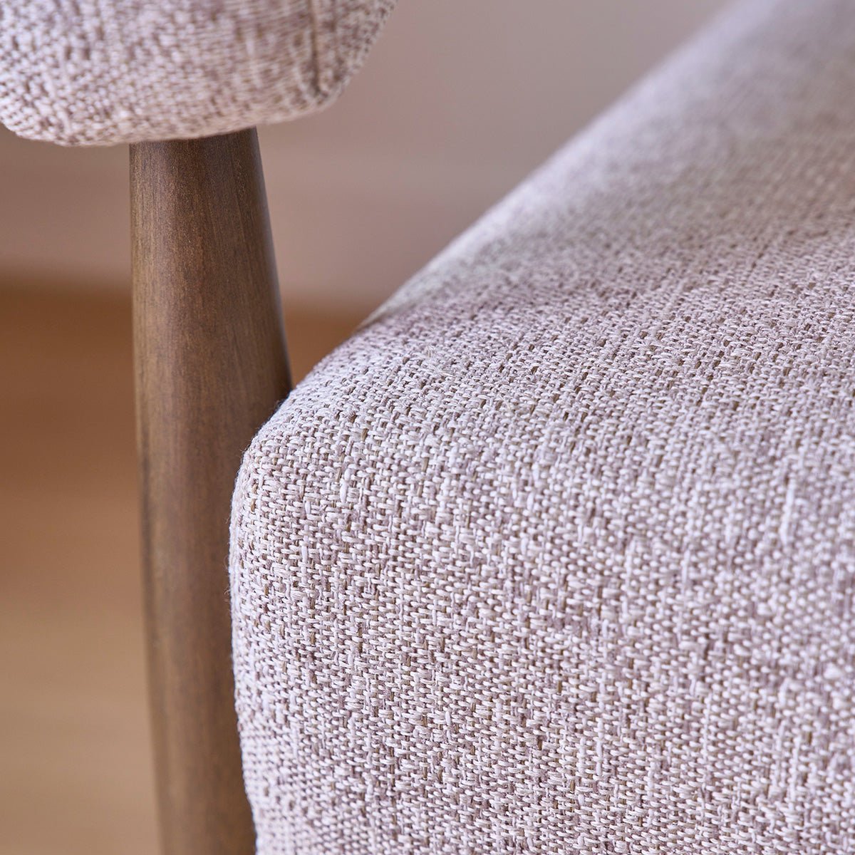 Fauteuil en bois massif et tissu texturé  ÉLOI beige chiné, BERAH GETAH
