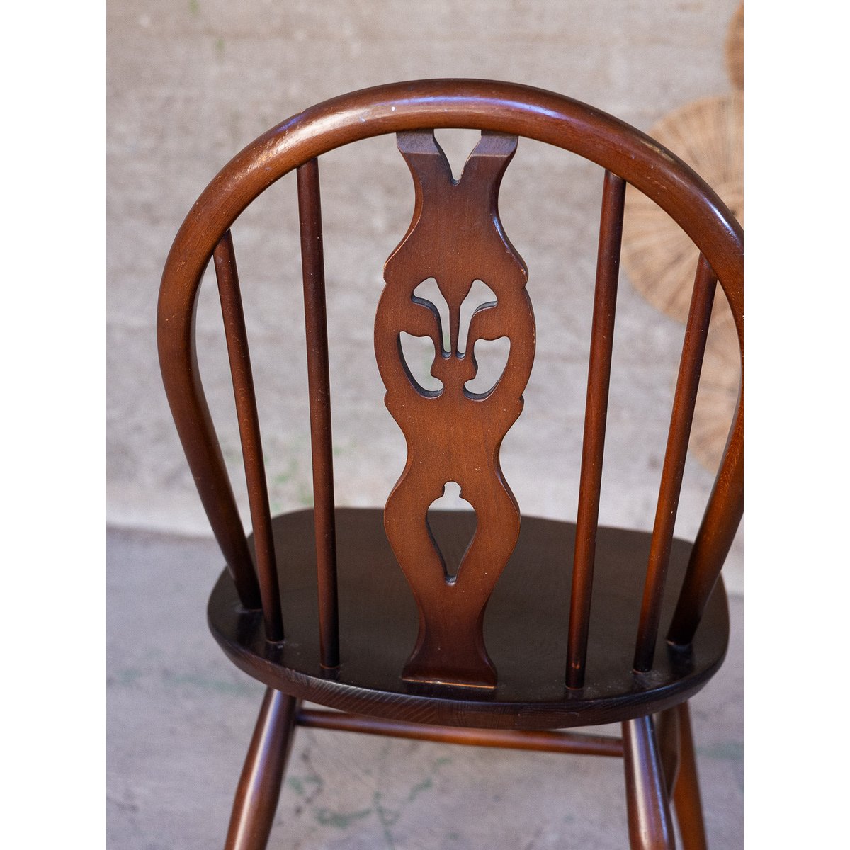 Lot de 6 chaises et fauteuils Ercol Claude N°1572 - Bon état bois foncé, DEBONGOUT