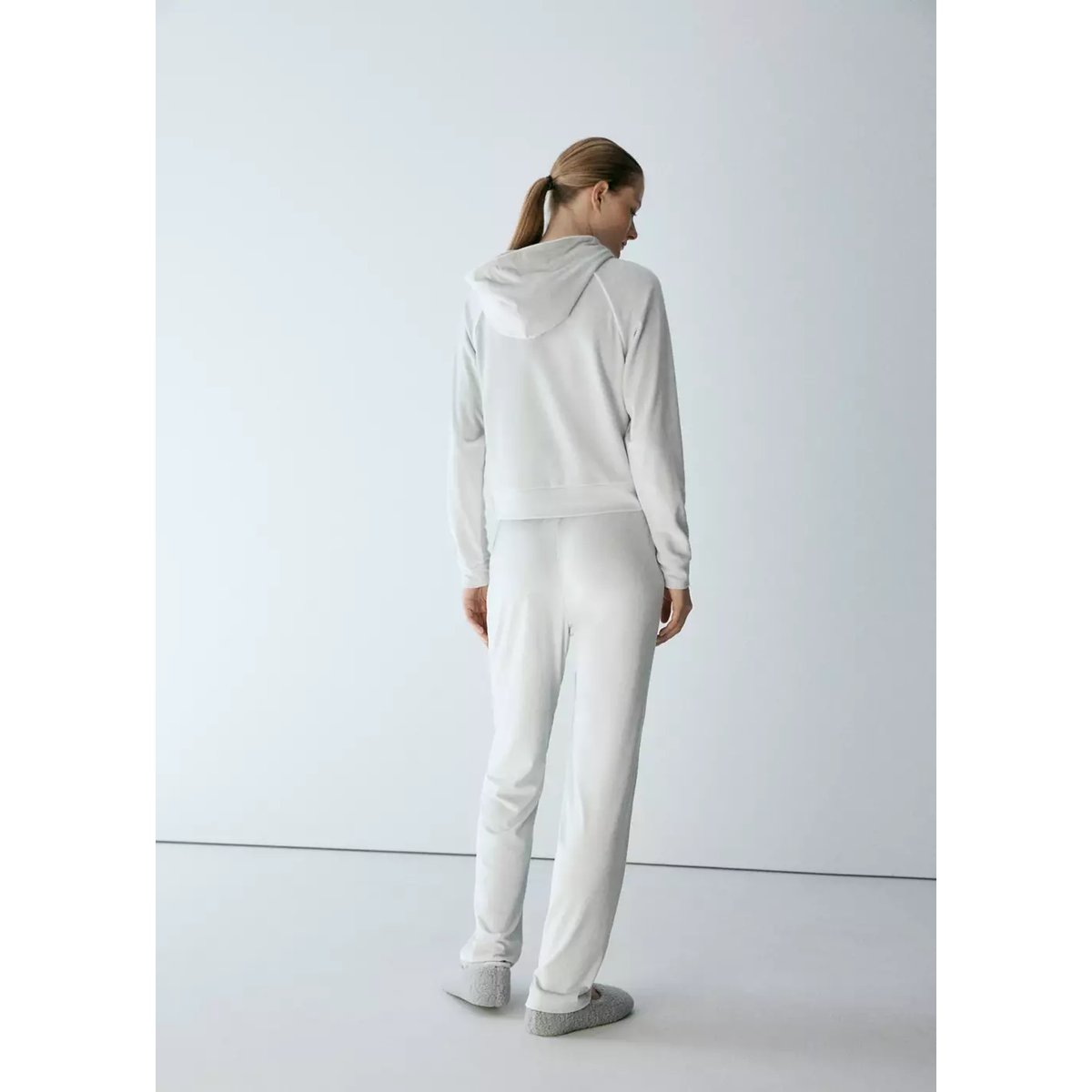 Pantalon velours au toucher doux gris, MANGO
