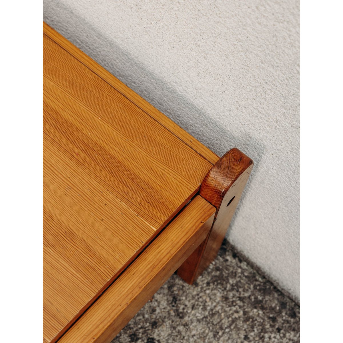 Table basse en pin au style chalet Léonie N°1007 - Bon état bois clair, DEBONGOUT