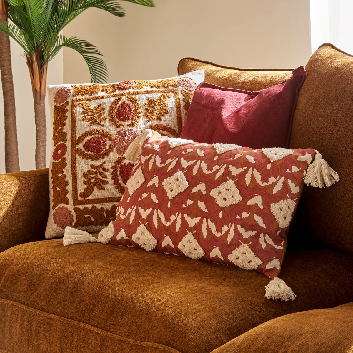 Coussin déhoussable en coton brodé SIENNA multicolore, ATMOSPHERA