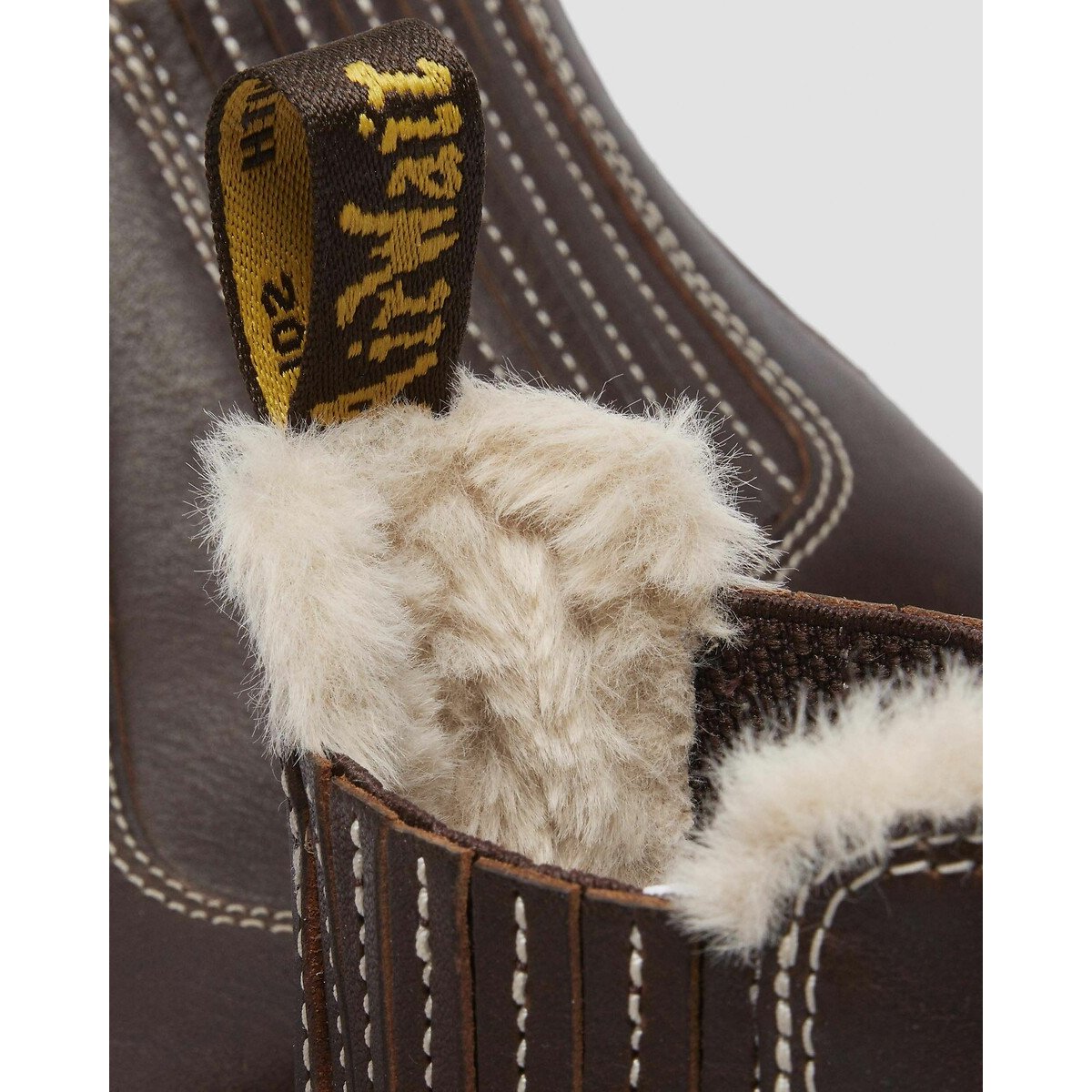Boots chelsea 2076 Leonore II, en cuir Grizzly marron foncé, DR. MARTENS