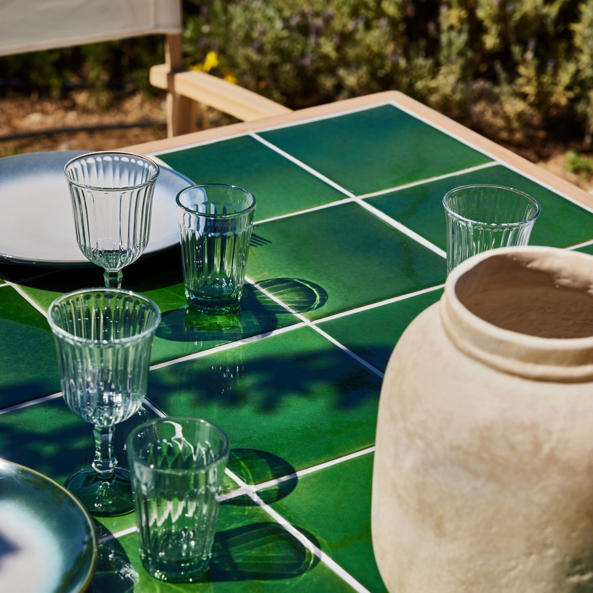 Table à manger, bois, BISBAL bois clair, plateau vert, DEFORA HOME