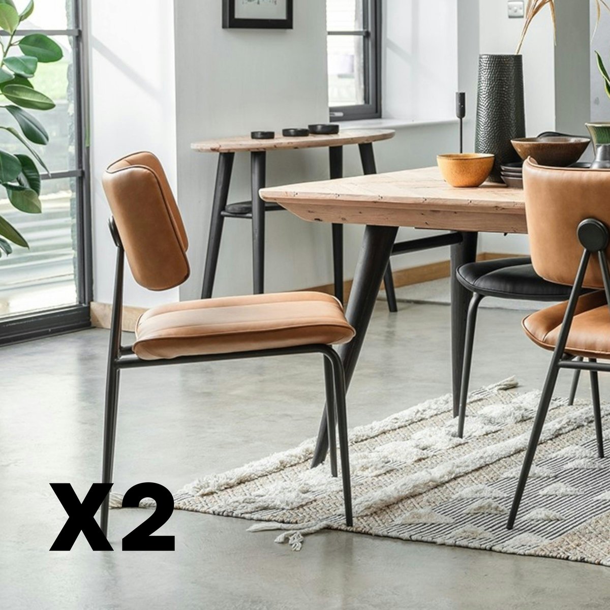 Chaise de salle à manger moderne (lot de 2) OKA camel, PIER IMPORT