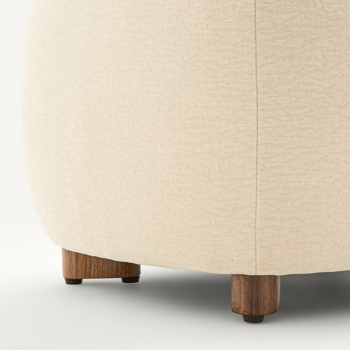 Pouf en velours reliefé, MODALIE, design Emmanuel Gallina ecru, AM.PM X EMMANUEL GALLINA