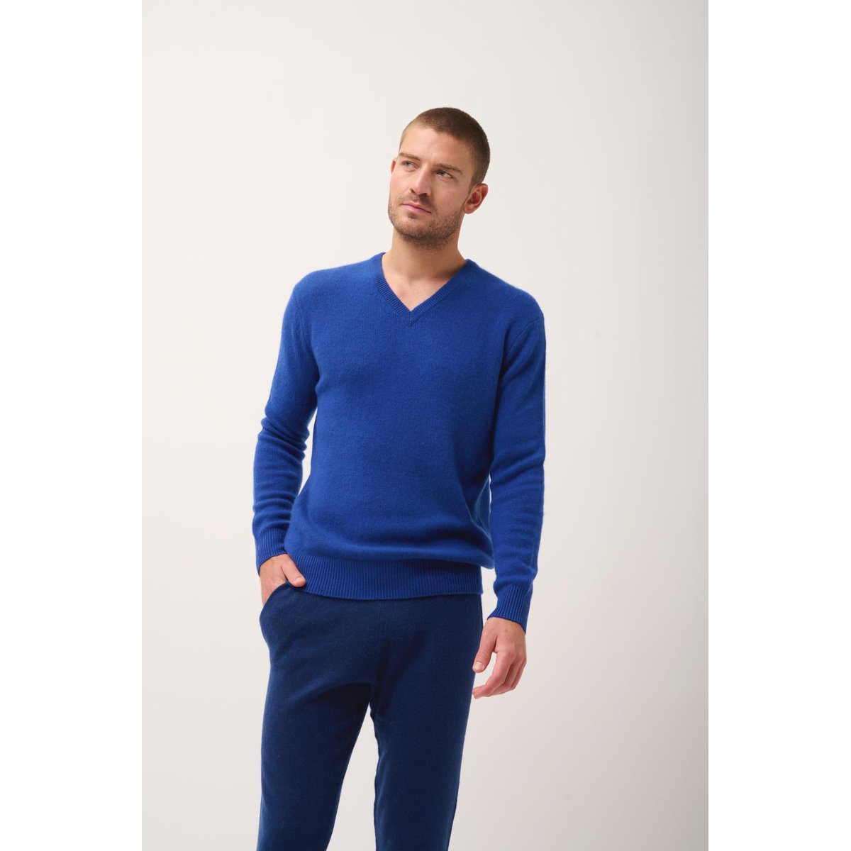 Pull Col V 4 Fils Outremer Nathan bleu foncé, JUST CASHMERE