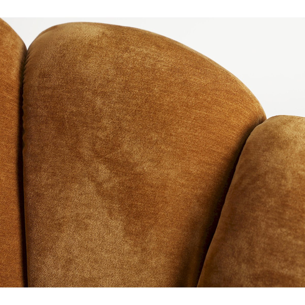 Fauteuil enveloppant contemporain VACIO ocre, RECOLLECTION