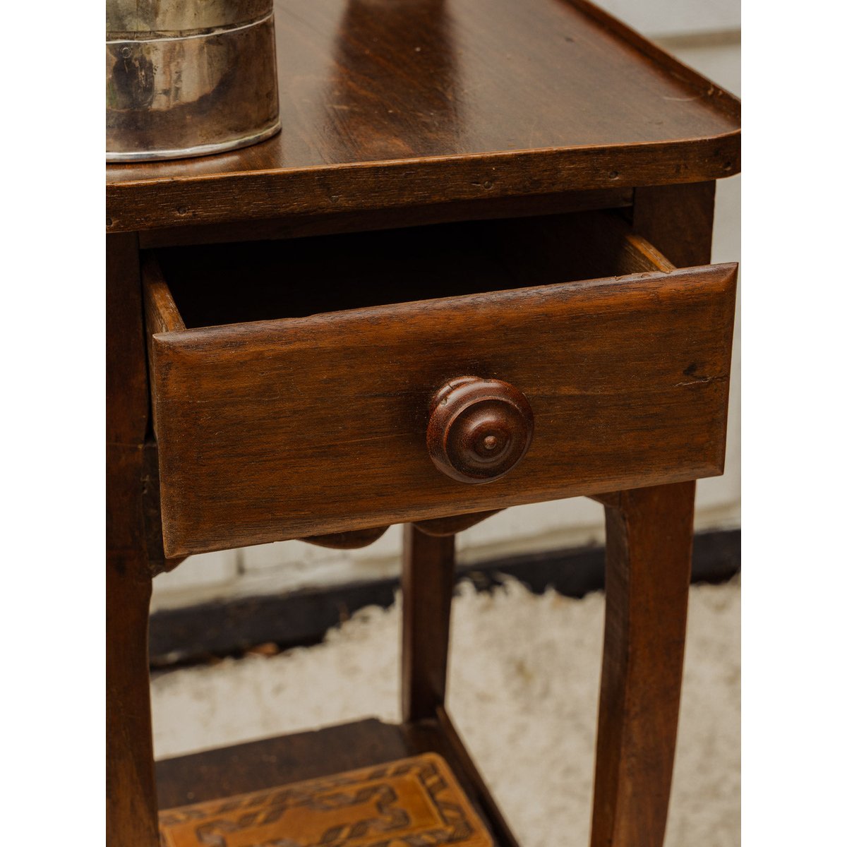 Sellette en bois Francine N°1649 - Bon état bois foncé, DEBONGOUT