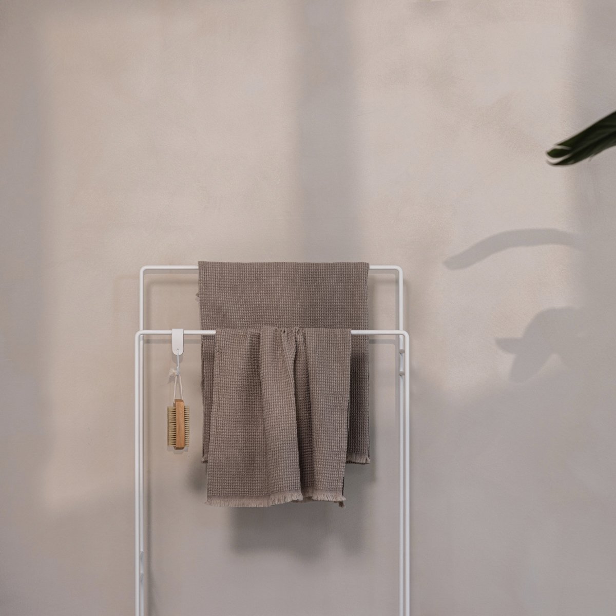 Porte-serviettes en acier tubulaire DELAYA blanc, METALLBUDE