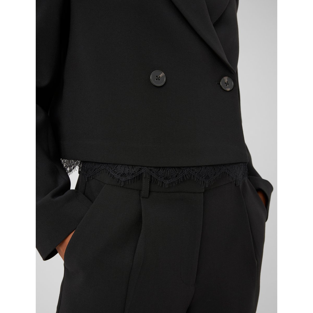 Veste tailleur courte dentelle noir, BZB