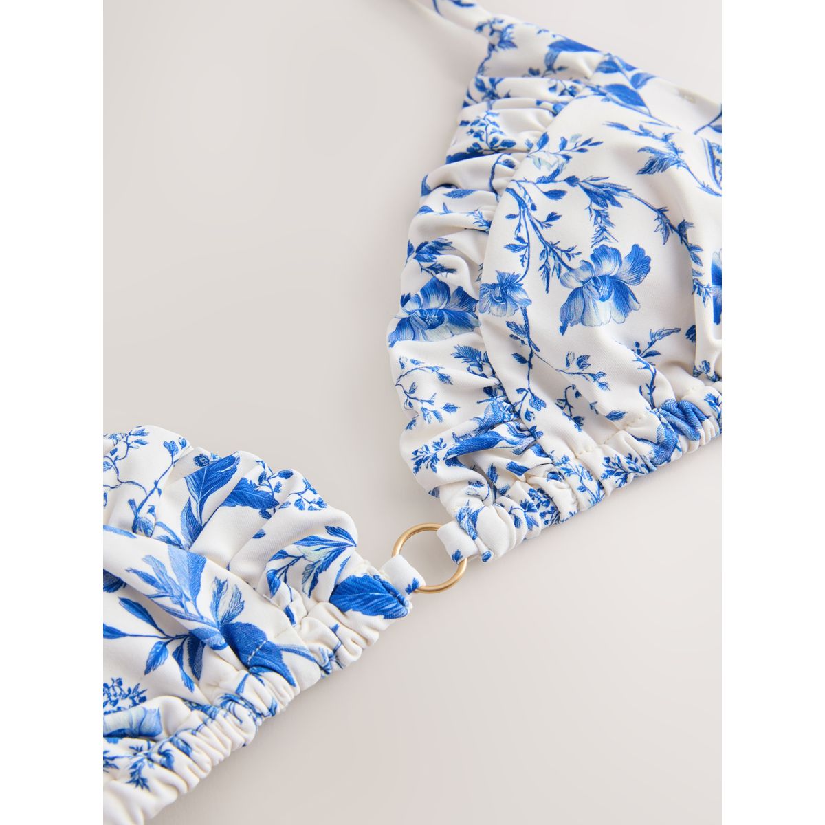 Haut de bikini triangle froncé blanc/bleu ditsy floral, NEXT