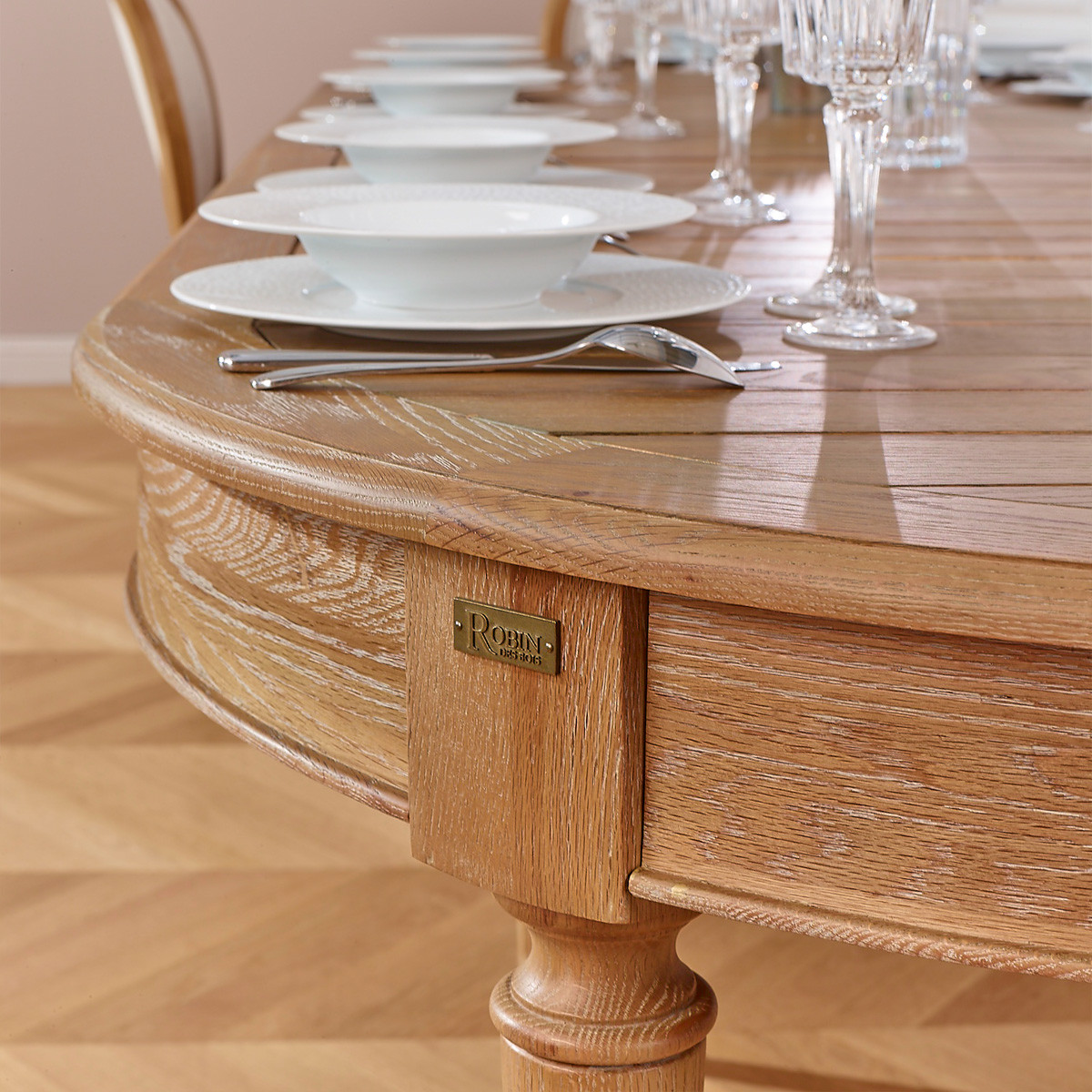 Table ovale en chêne style shabby chic 5 rallonges 6/14 couverts GIOVANNI beige, ROBIN DES BOIS