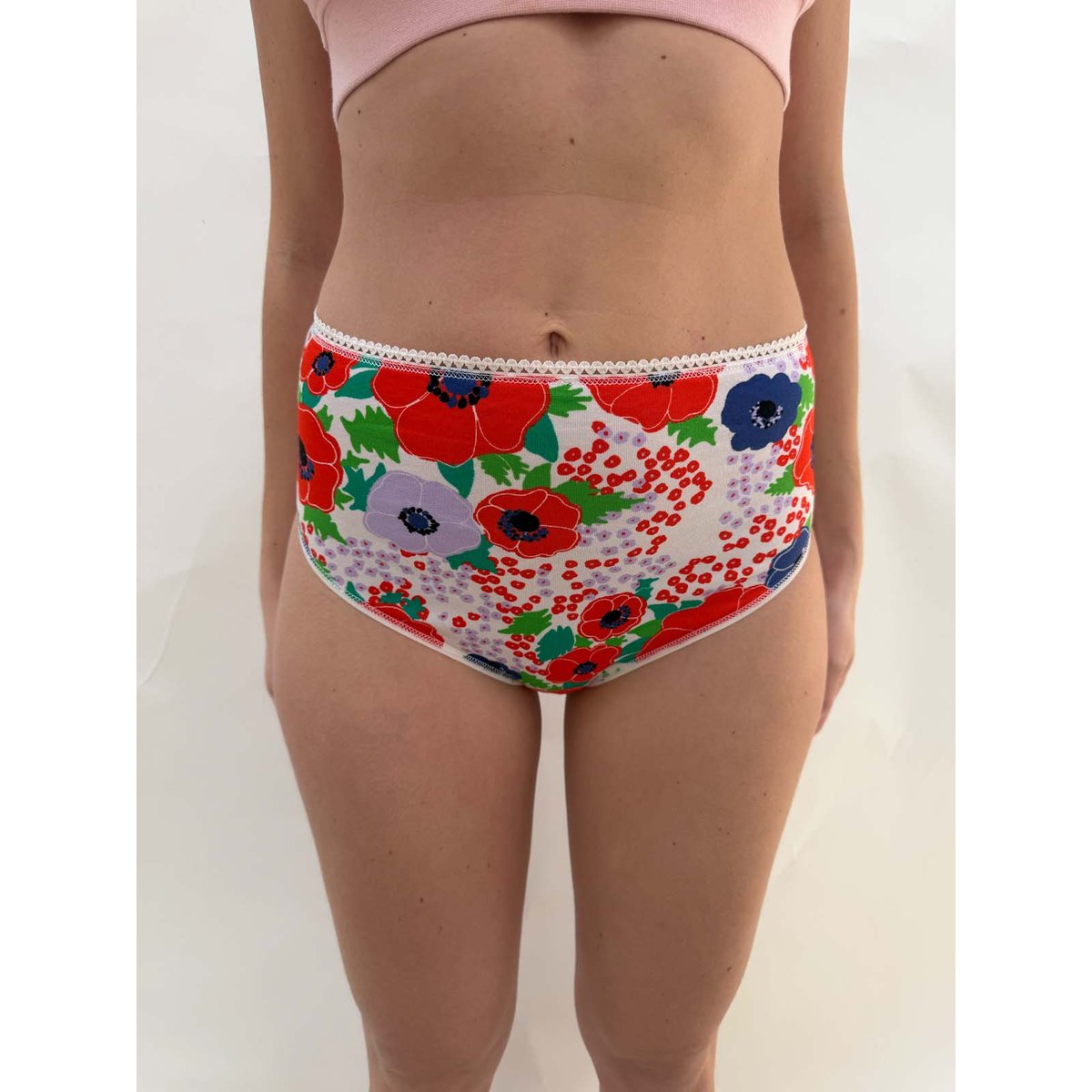 Culotte taille haute imprimée blanc fleurs rouge, WE ARE JOLIES