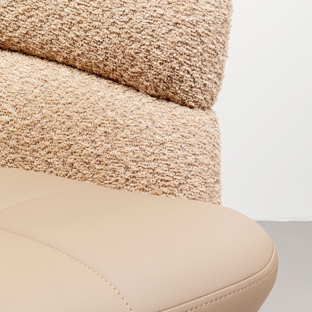 Chaise avec accoudoirs pivotante, TASTY beige, KARE DESIGN