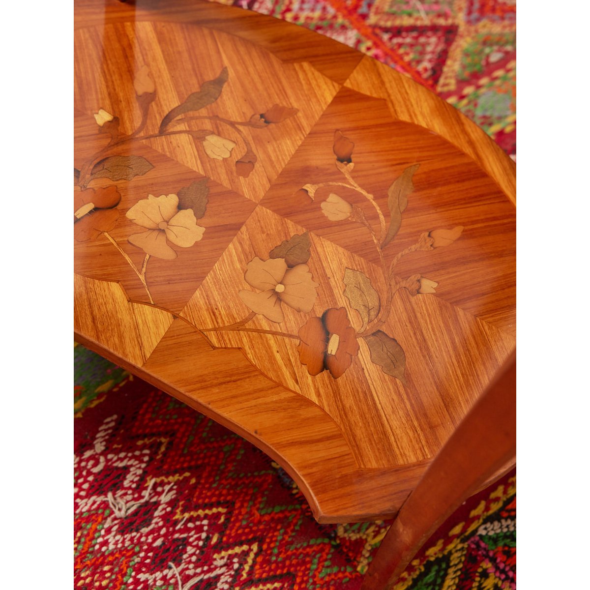 Table d'appoint en marqueterie Francine N°1097 - Bon état bois clair, DEBONGOUT