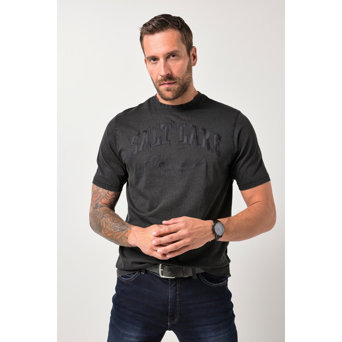 T-shirt, manches courtes et imprimé poitrine noir, JP1880