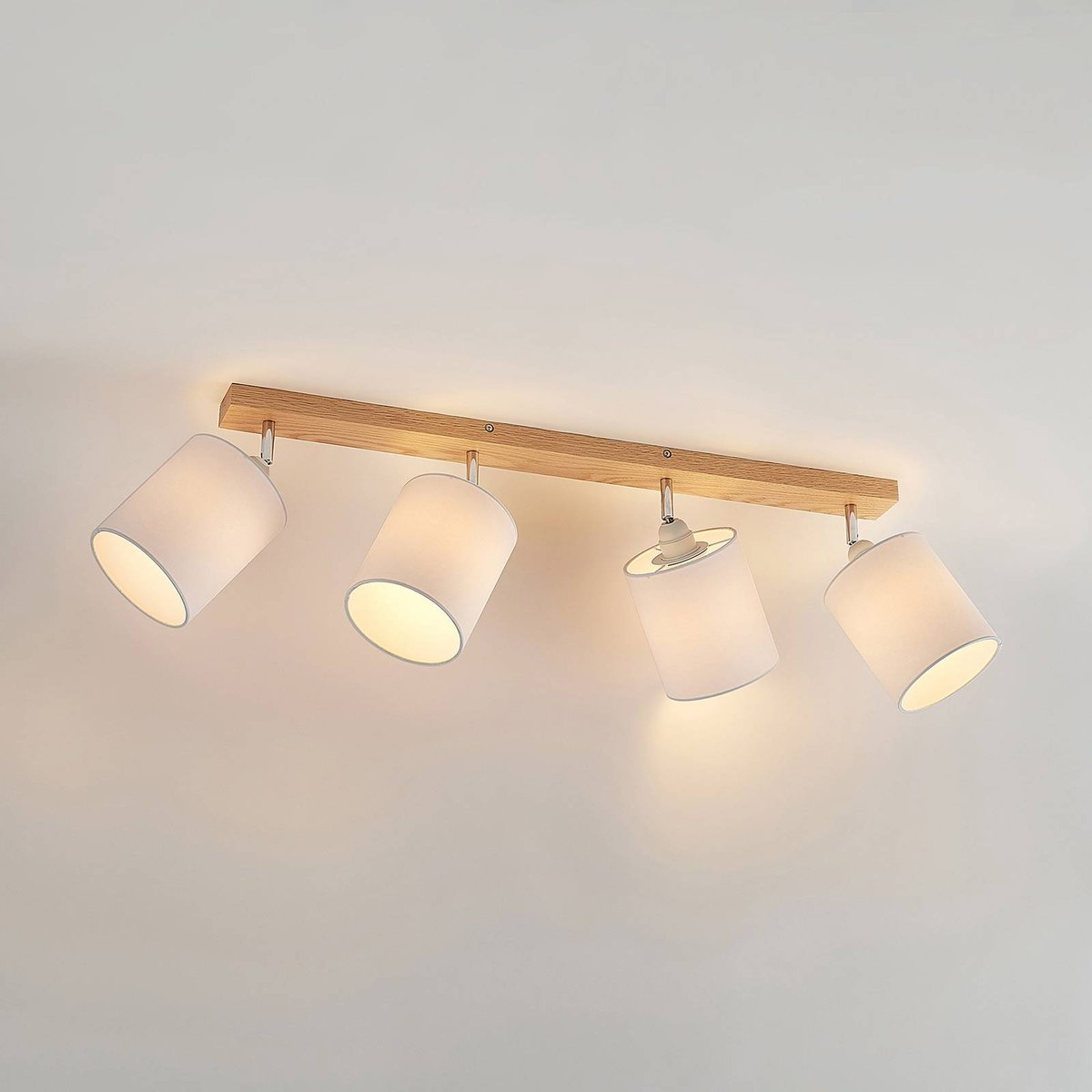 Spot en bois scandinave, Imarin bois clair, blanc, LINDBY