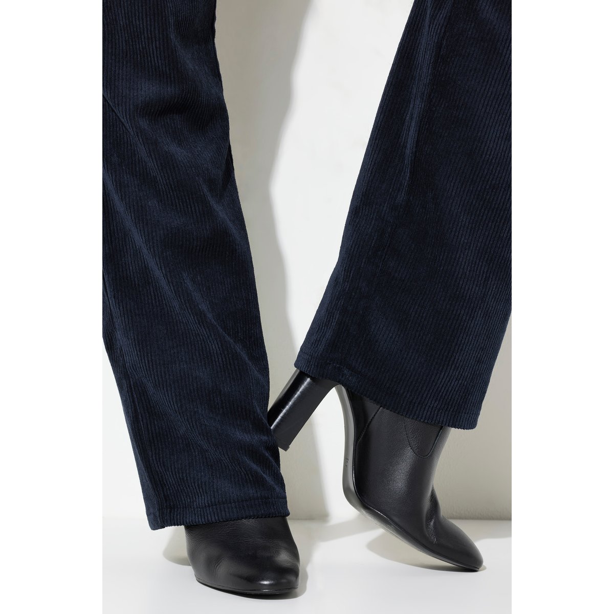Pantalon en velours côtelé Ruby marine, ULLA POPKEN