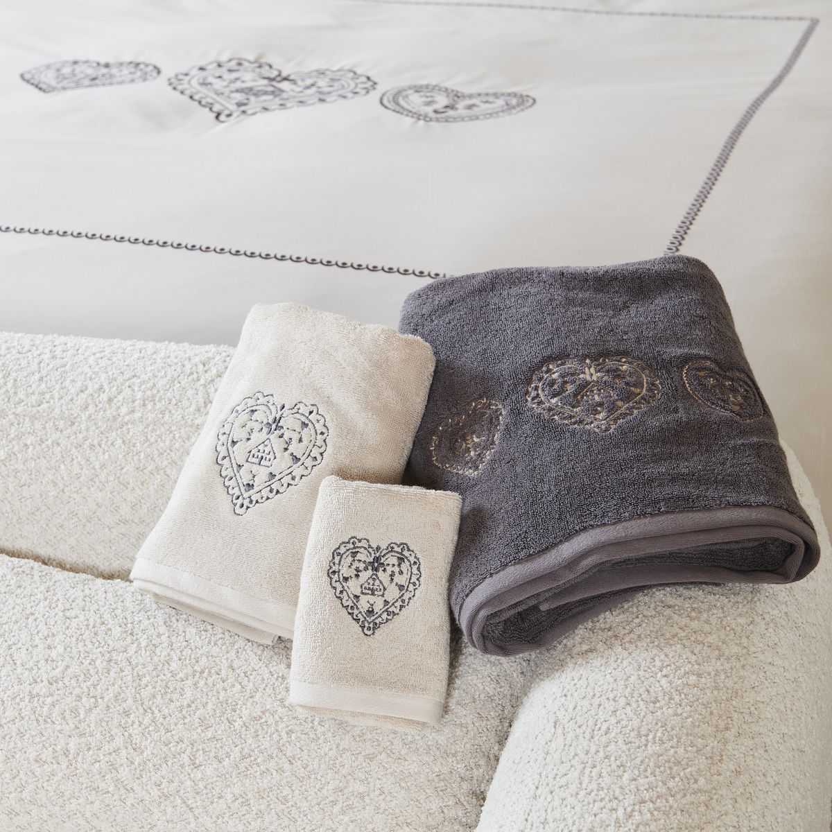 Serviette   en  Coton 600g/m² - NUIT AU CHALET anthracite, TRADITION DES VOSGES