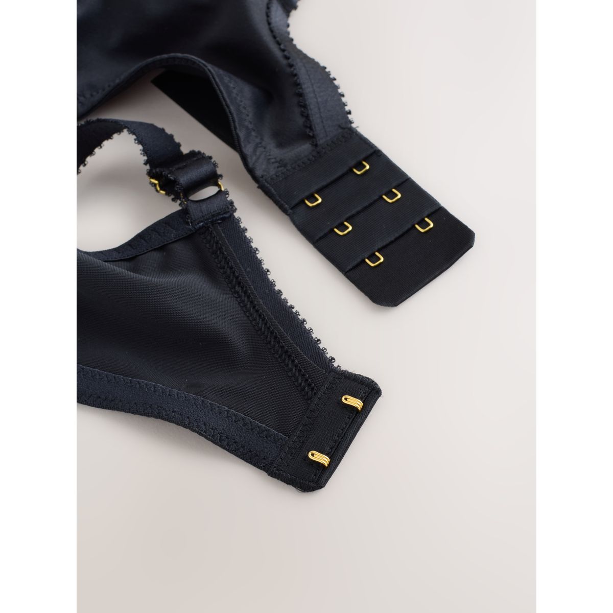 Soutien-gorge couvrant dd-h noir, NEXT