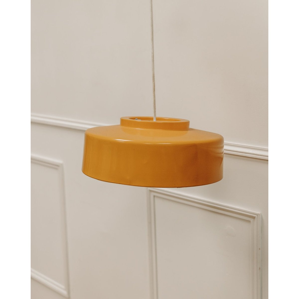 Suspension tangerine en métal Sonia N°276 - Bon état jaune, DEBONGOUT