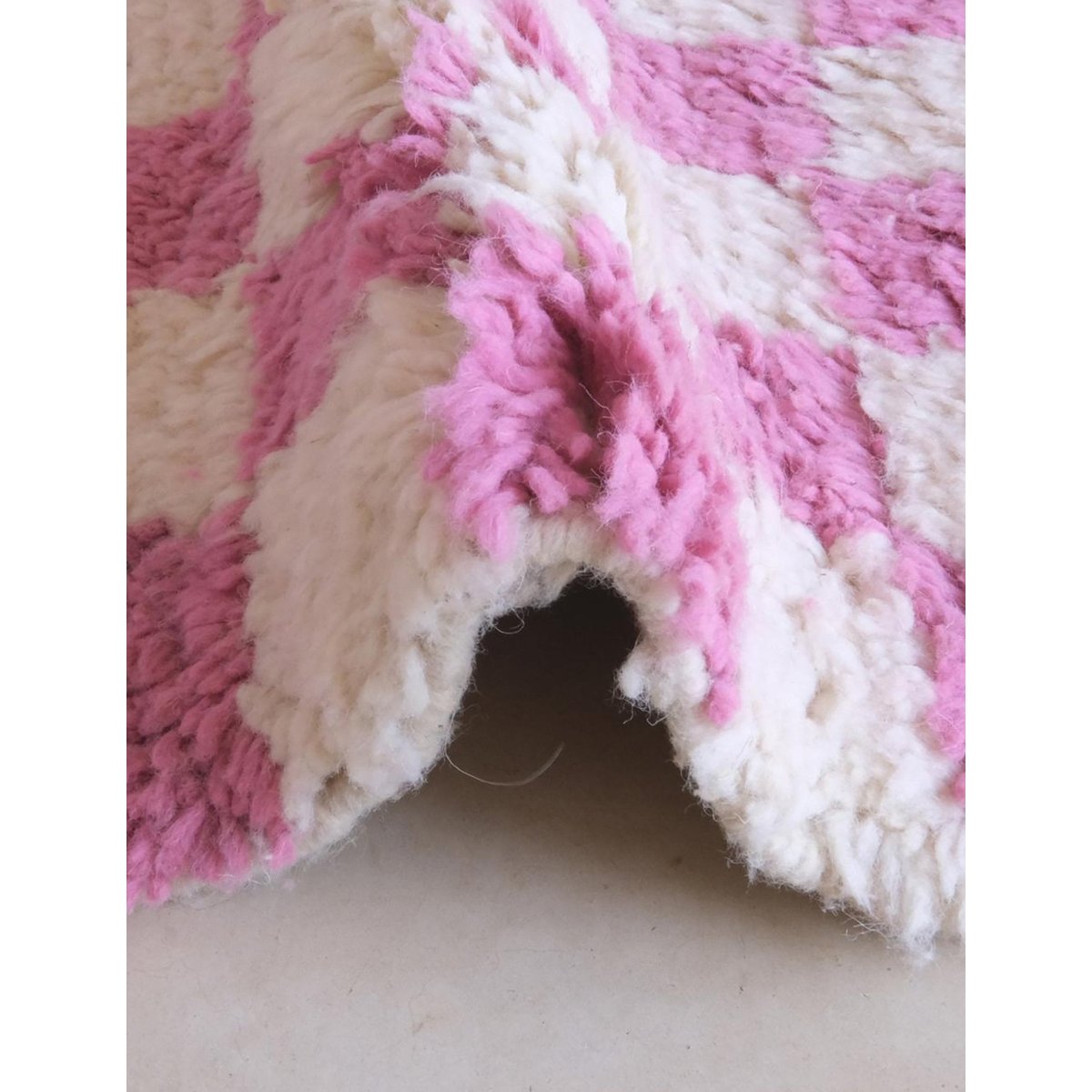Tapis berbère marocain pure laine rose poudrée, AFK LIVING