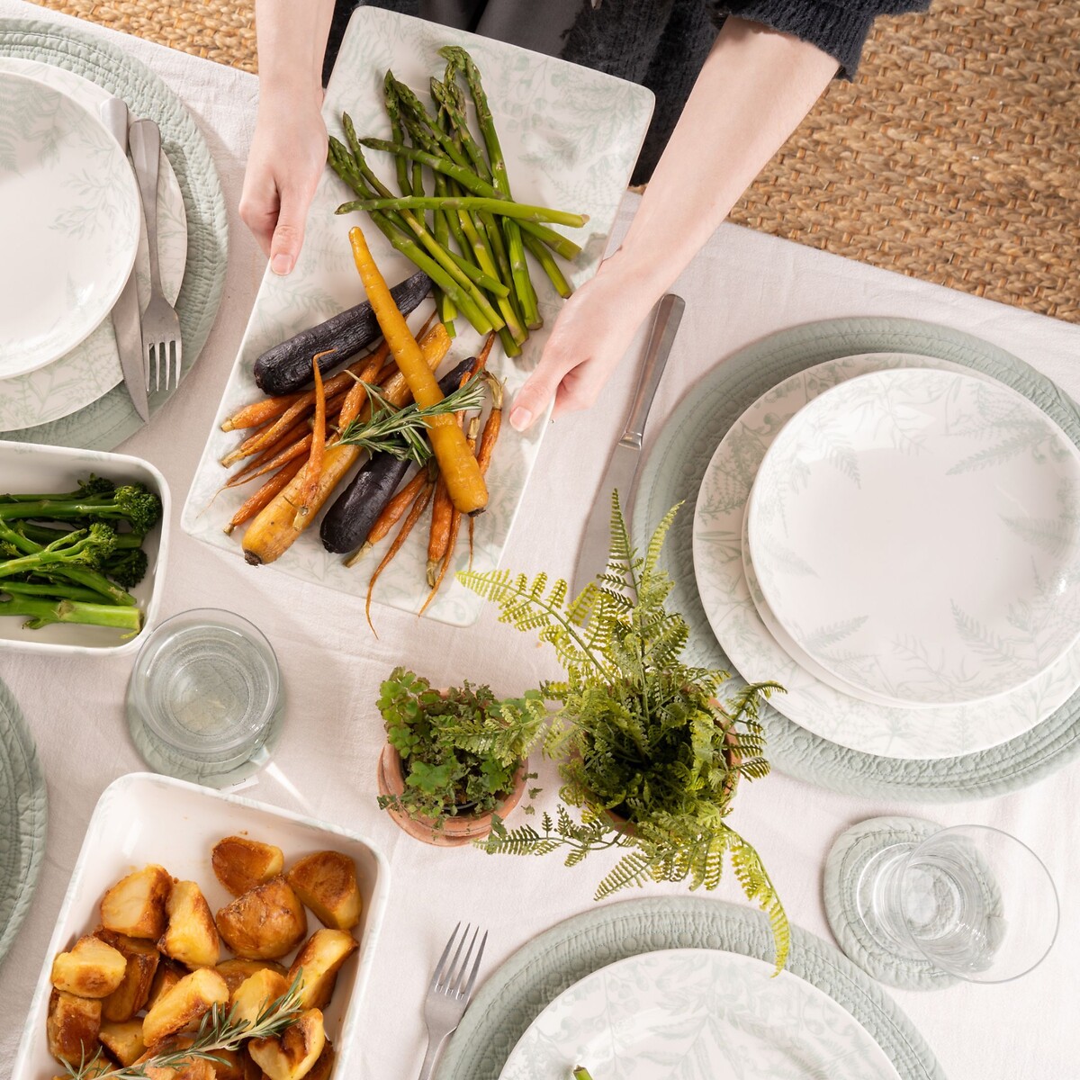 36.5cm Signature Botanical Rectangular Serving Platter green, MARY BERRY