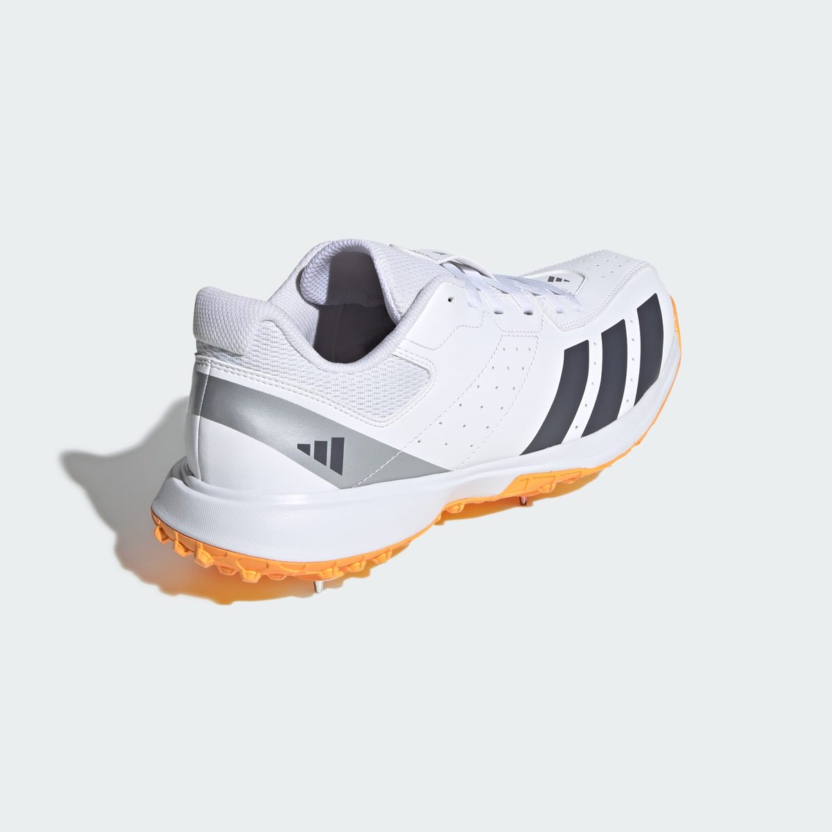 Basket Howzat Spike Basket Howzat Spike cloud white / aurora onix / lucid tangerine, adidas Performance