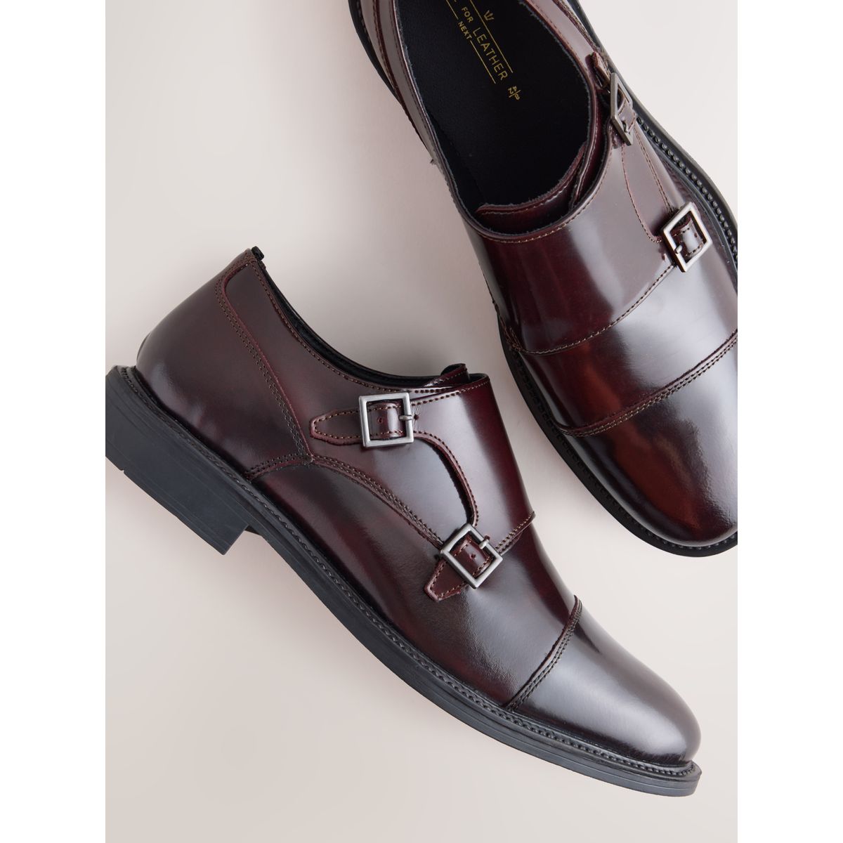 Chaussures richelieu à double boucle rouge bordeaux, NEXT