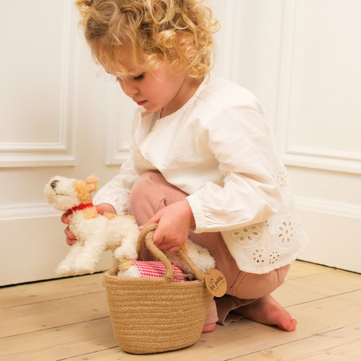 Eliot le chien beige, rouge, blanc, EGMONT TOYS