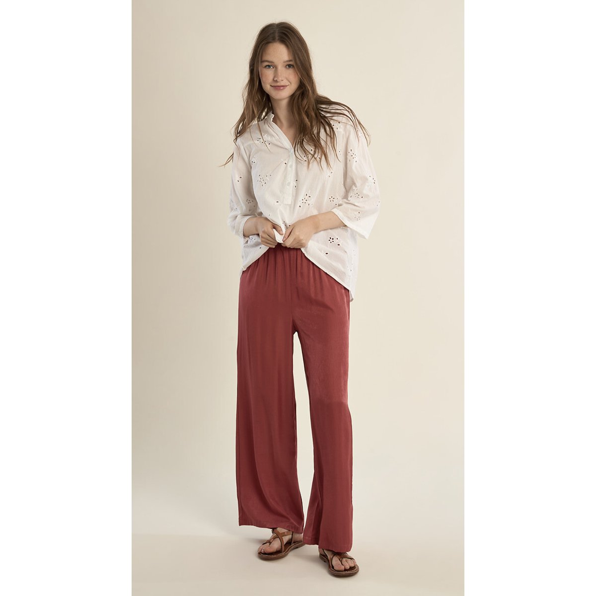 Camicetta ricamata con colletto Mao bianco, MOLLY BRACKEN