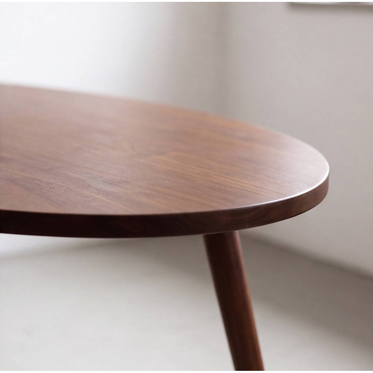Table à manger en bois de manguier AYKO bois foncé, MADE IN MEUBLES 