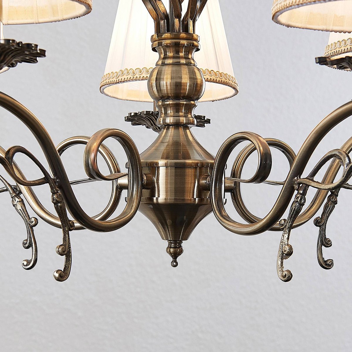 Lustre en textile, Finnick blanc, laiton vieilli, LINDBY
