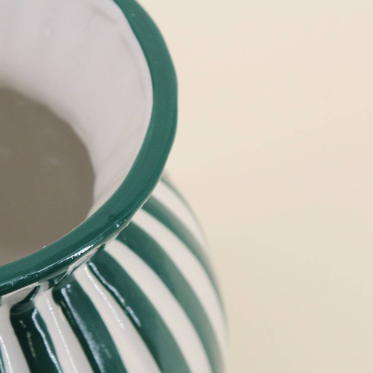 Vase céramique à rayures, H19cm vert, ORNAMI