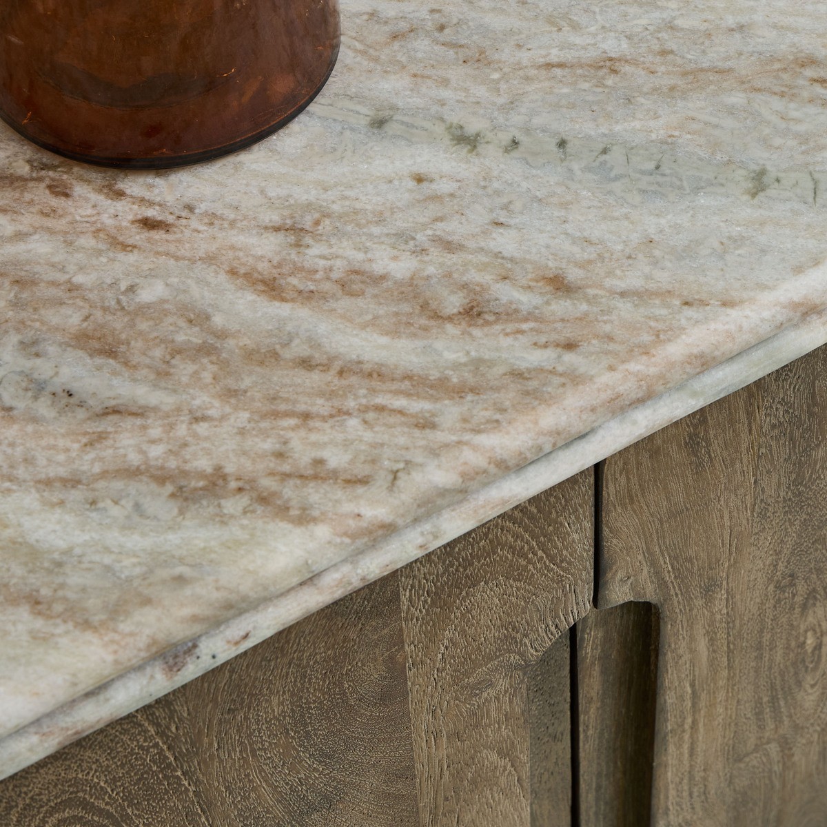 Meuble TV en bois massif et marbre BUREN beige, SIGNATURE
