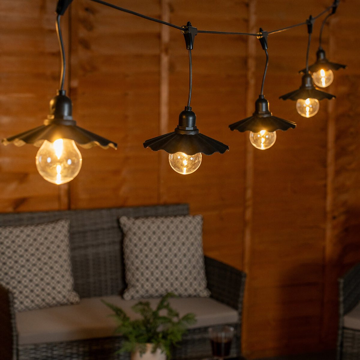 6 x Outdoor Pleated Scallop Garden String Lights - Battery Operated black, SO'HOME