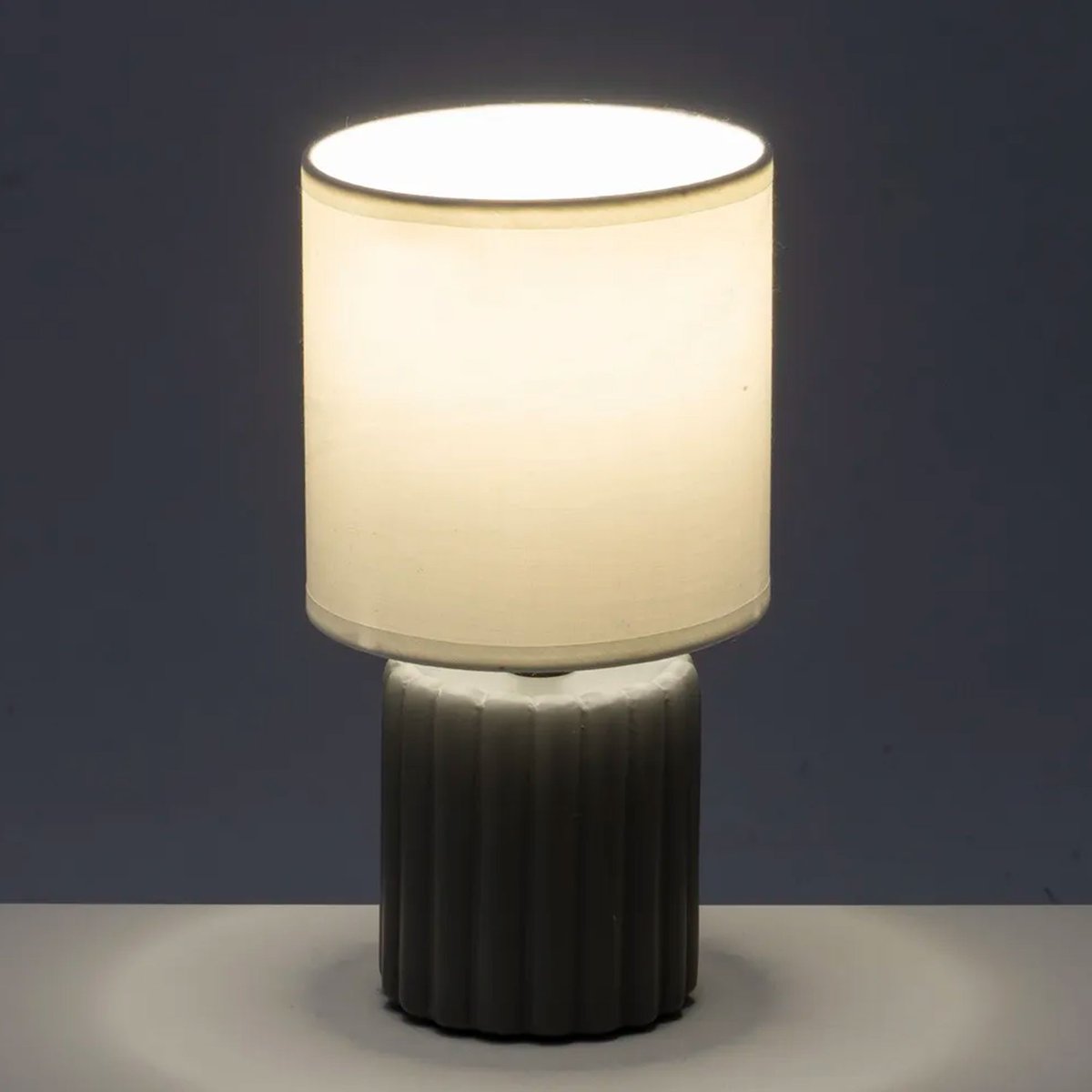 Lampe à poser céramique gris et abat-jour blanc 13x13x24cm gris, WADIGA