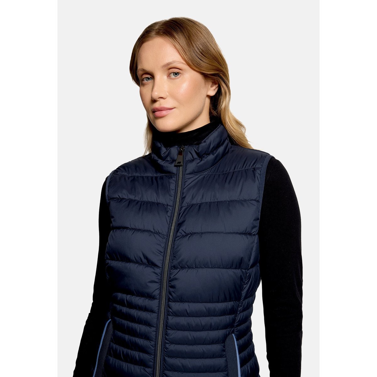 Veste sans manches matelassée à col droit bleu foncé, BETTY BARCLAY