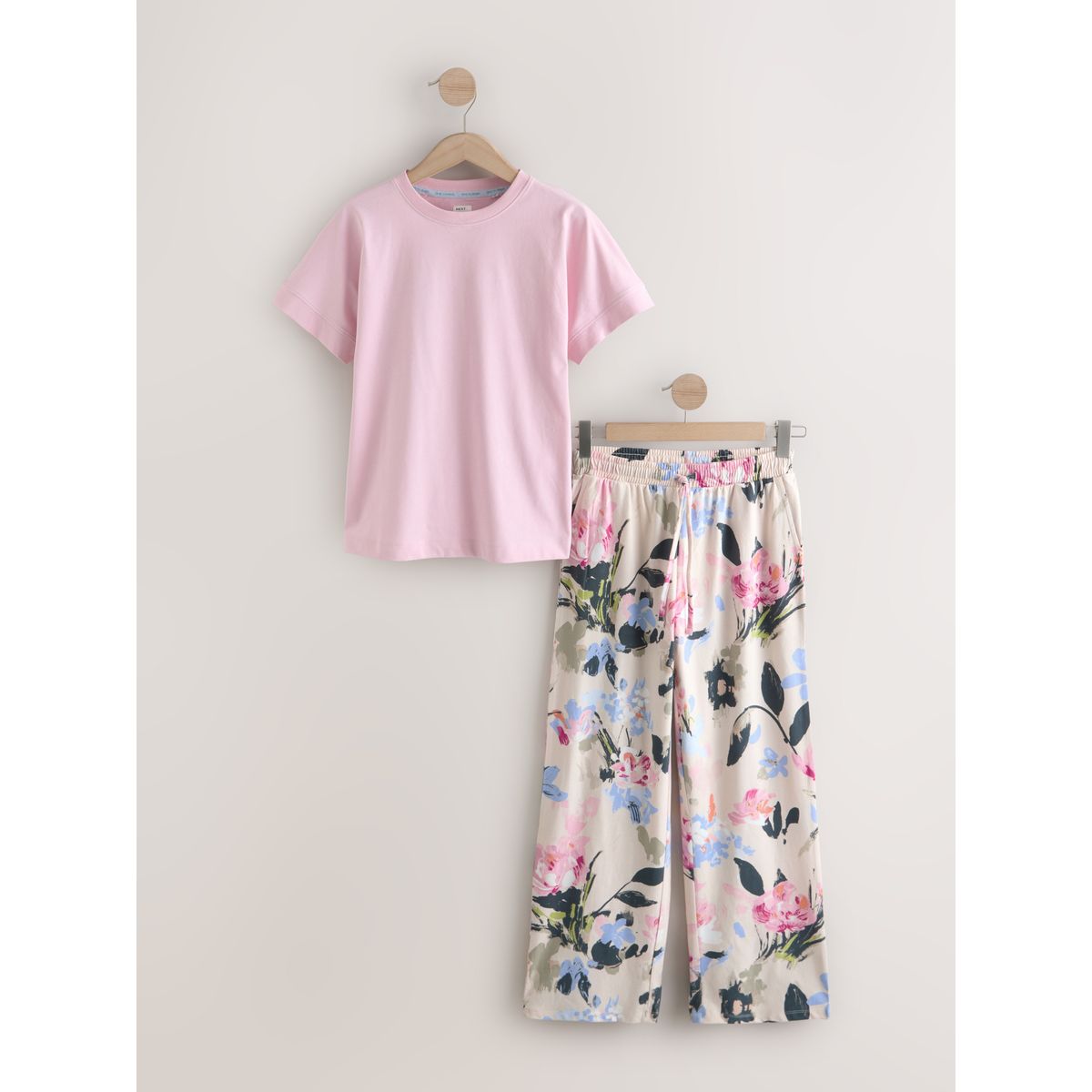 Pyjama manches courtes rose motif fleurs, NEXT