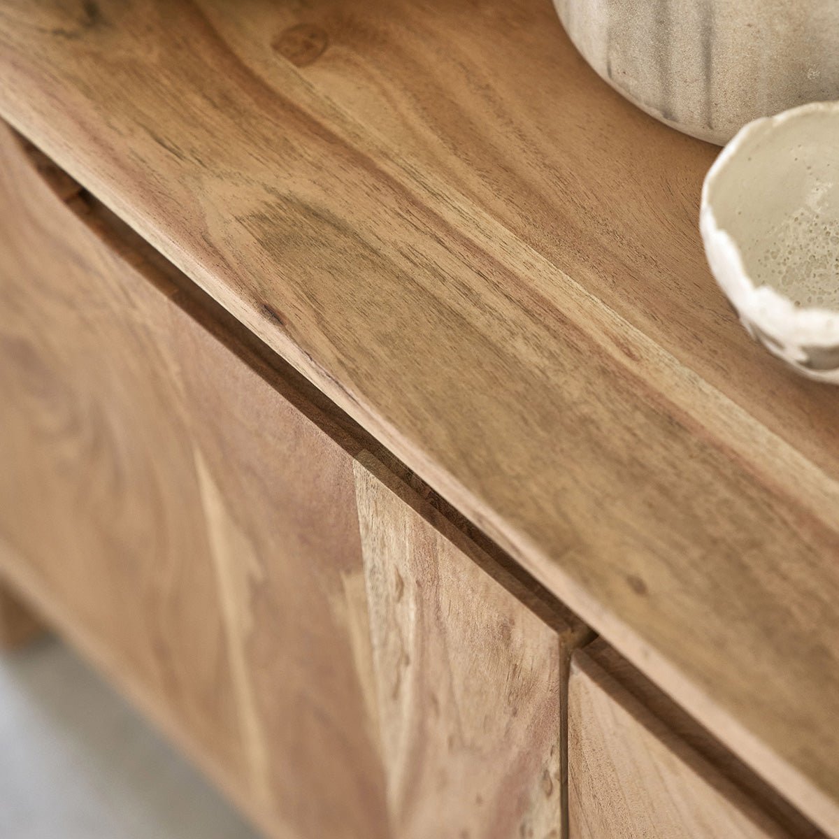 Meuble TV en acacia massif 3 portes SAMSO couleur unique, BERAH GETAH